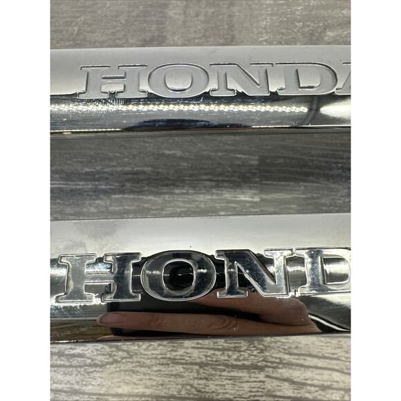 Left Valve Cover Emblems Set Goldwing GL1800 01-17 Cylinder Head Genuine Honda - Picture 5 of 12